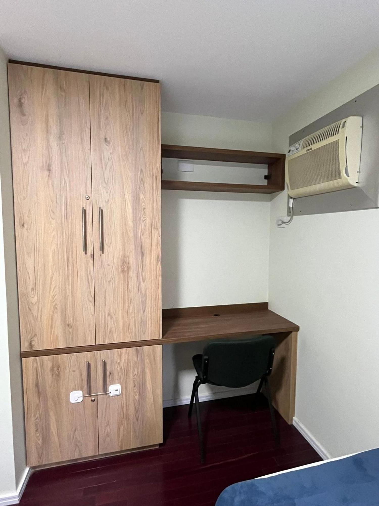 Flat Na Liberdade C/ac | Prox.faculdades&hospitais Apartamento